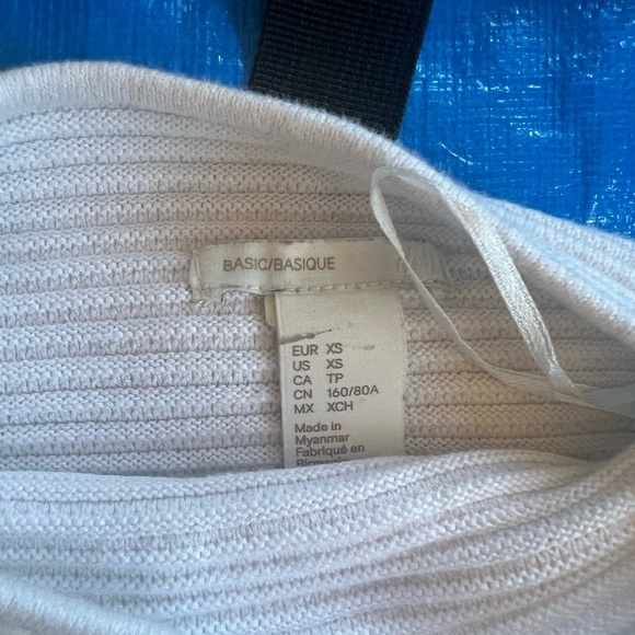 H&M Basic - Textured Knit Sweater - Picture 2 of 3